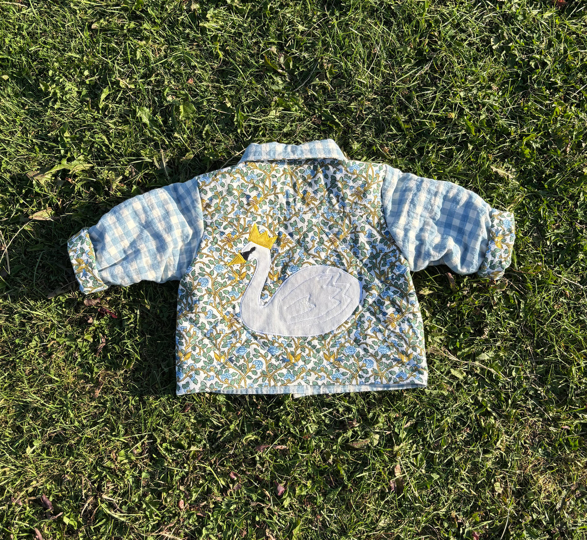 Maisy unisex swan quilted jacket  * 2-3 years