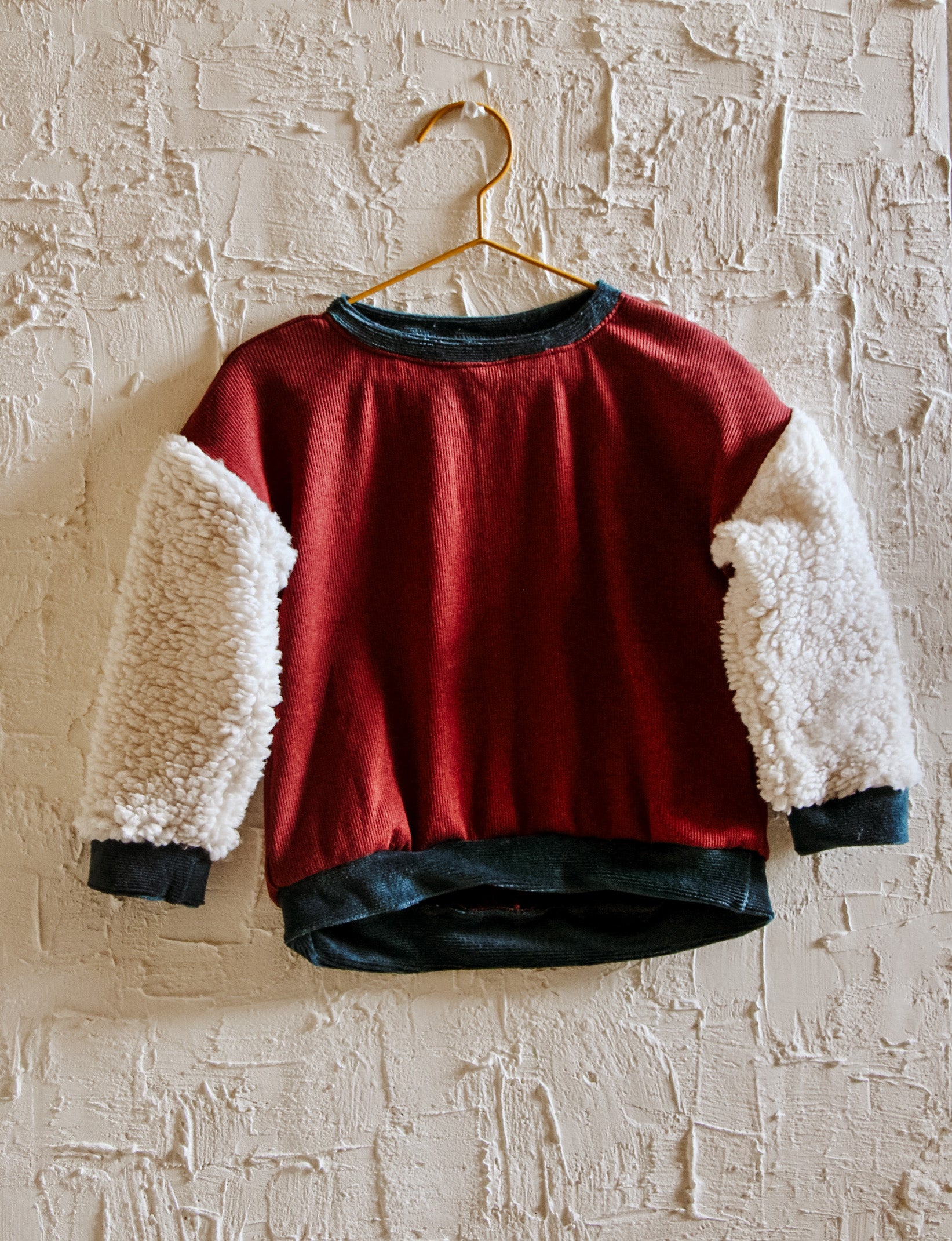Cloudy American Burgundy style sweatshirt