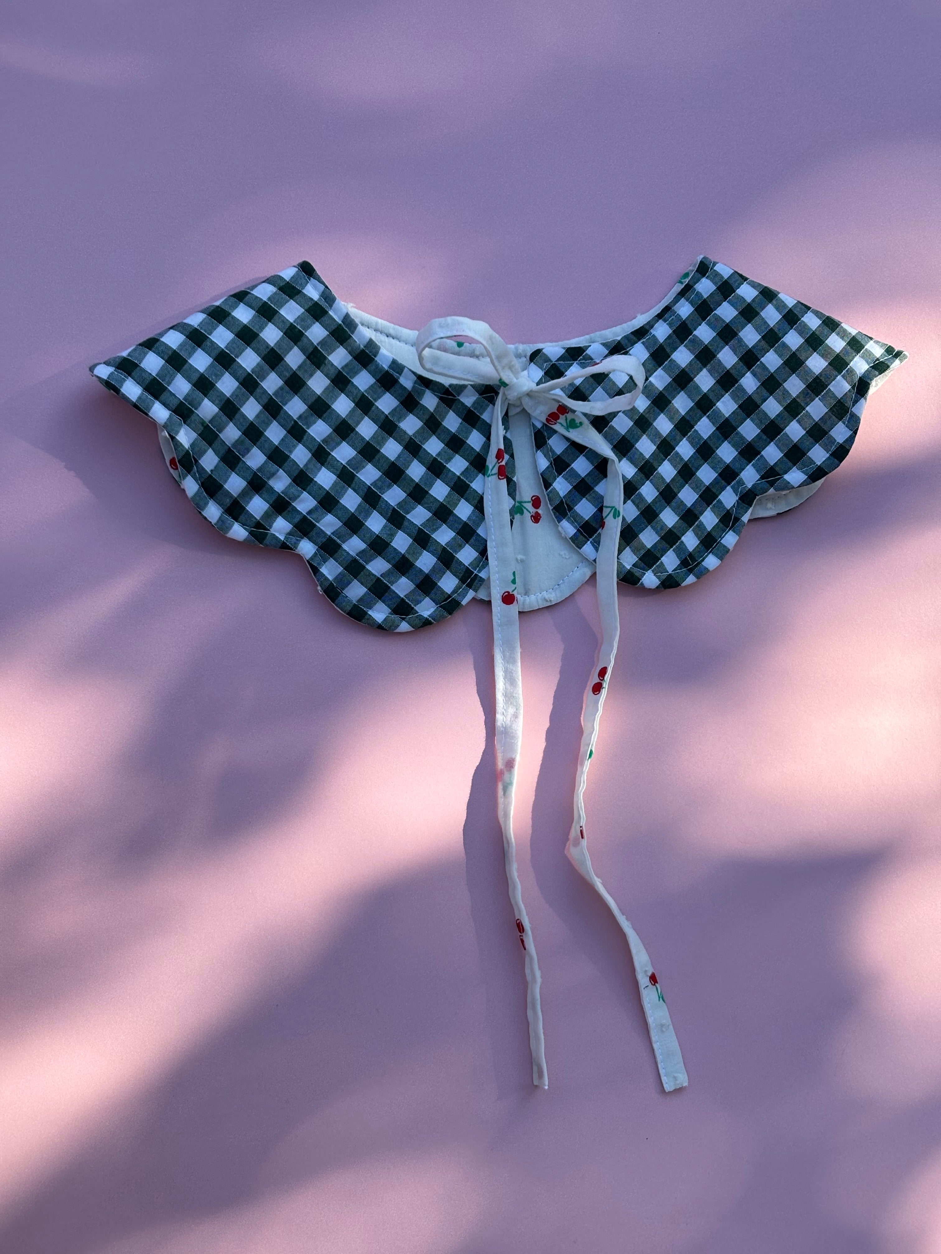 Gingham collar
